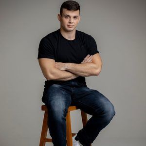 Meet your Posher, Adam